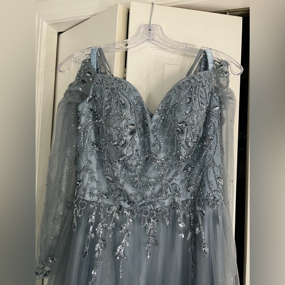 A line long sleeve formal dress - Picture 3 of 8